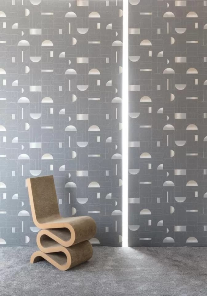 carta-da-parati-geometrica-sfondo-grigio-e-figure-bianche.jpg