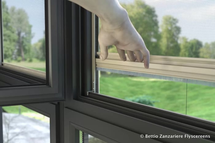 chiusura-zanzariera-scorrevole.jpg