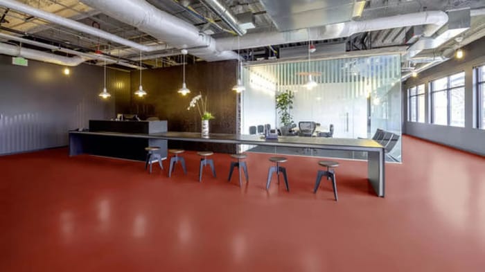 pavimento-linoleum-rosso-ufficio-e-spazi-comuni.jpg