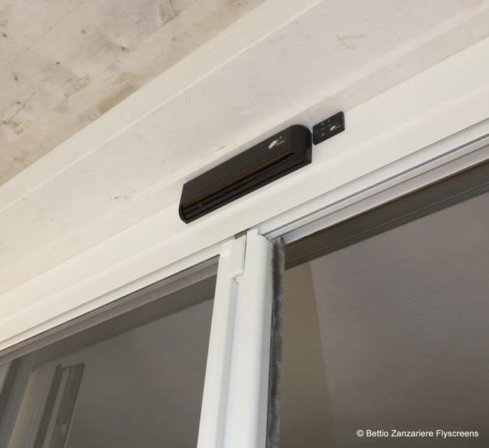 primo-piano-sensore-zanzariera.jpg
