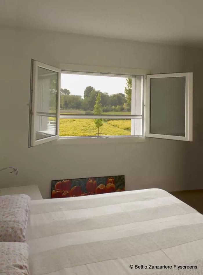 zanzariera-a-rullo-finestra-aperta.jpg