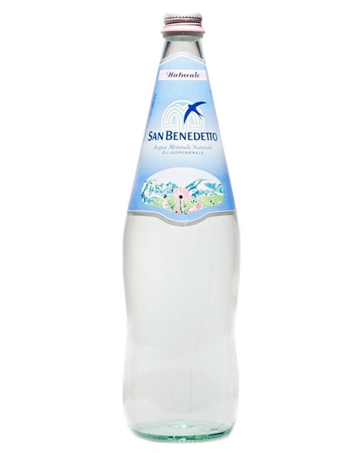 Acqua San Benedetto naturale in vetro a rendere 1 litro x 12 bottiglie Acqua San Benedetto naturale in vetro a rendere 1 litro x 12 bottiglie