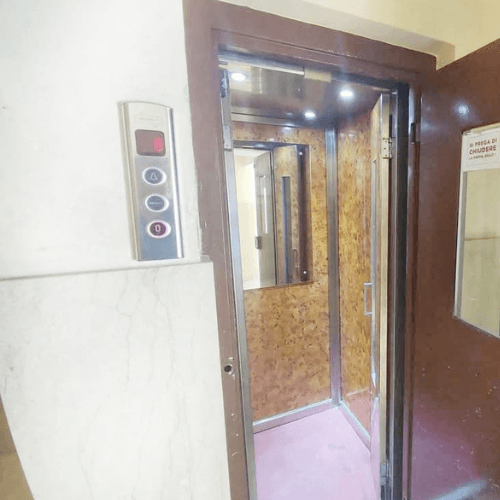 Ascensore Dimora dello Stretto – Messina vicino Policlinico Oreto Ascensore all’interno della Dimora dello Stretto, appartamento vicino Policlinico Oreto a Messina