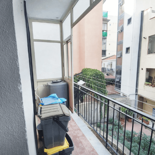 Balcone con serbatoio – Dimora dello Stretto Messina vicino Policlinico Oreto Balcone esterno con serbatoio nell’appartamento Dimora dello Stretto vicino Policlinico Oreto a Messina