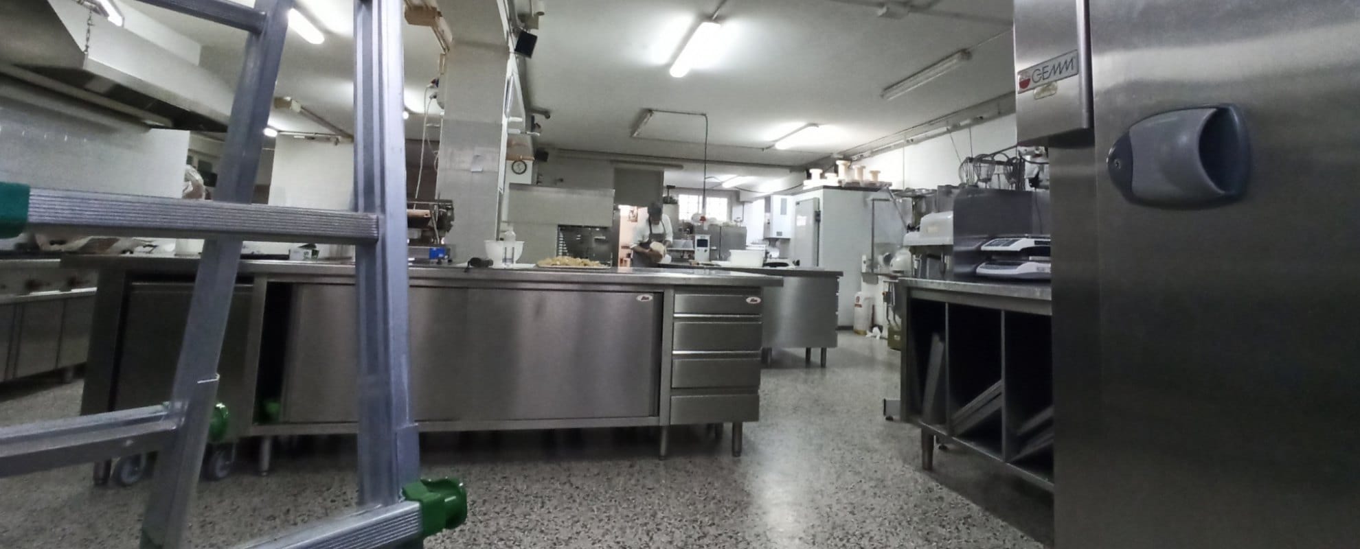 laboratori-rossini-pem-impianti-1980x800.jpg