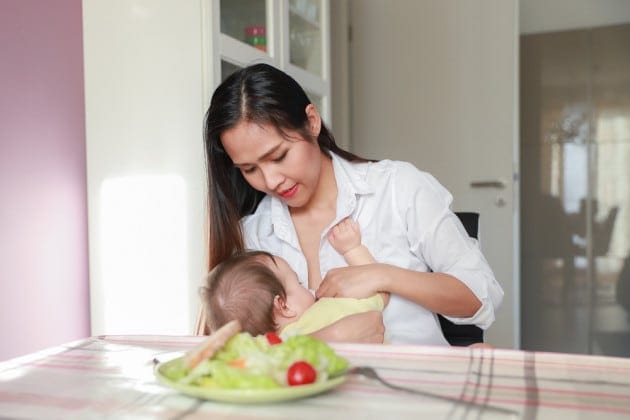 Allattamento Anche il latte materno di mamme vegane contiene due importanti nutrienti