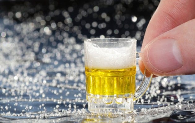 Poco alcol Sfatiamo (ancora una volta) un mito: bere quantità moderate di alcol non allunga la vita