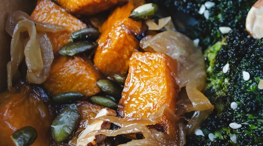 ploke riso al vapore piatto vegano di plante lab ristorante plant based catania.webp