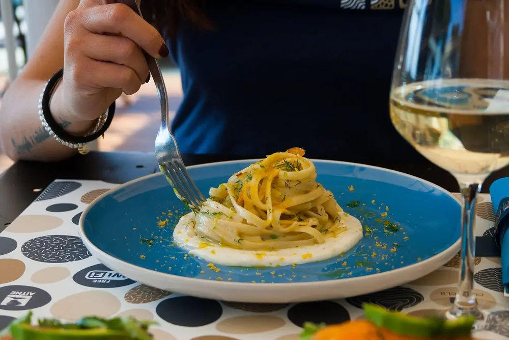 tagliatelle-scialatello-con-bottarga-specialita-di-cutulisci.webp
