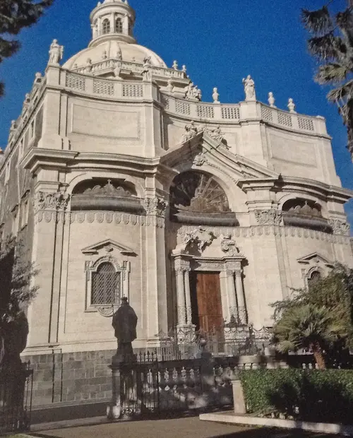 Prospetto esterno della Badia di Sant'Agata a Catania, chiesa barocca di Giovanni Battista Vaccarini