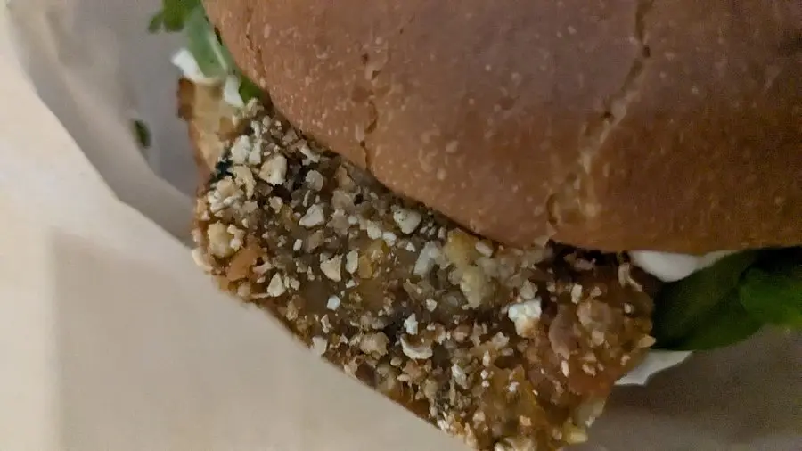 burger vegano di lenticchie ristorante plante lab a catania.webp