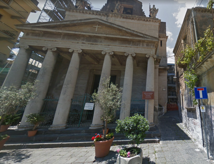 chiesa-parrocchiale-di-san-michele-arcangelo-acireale.png