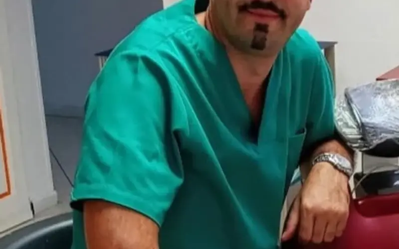 Dott Valentino Dentista a San Giovanni La punta Catanianel suo studio