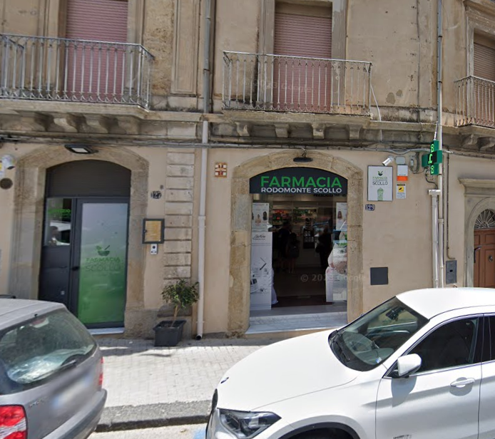 farmacia-rodomonte-dottoressa-giulia.png