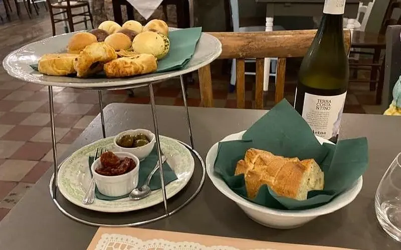 Me Cumpari Turiddu Catania &ndash; antipasto e pane