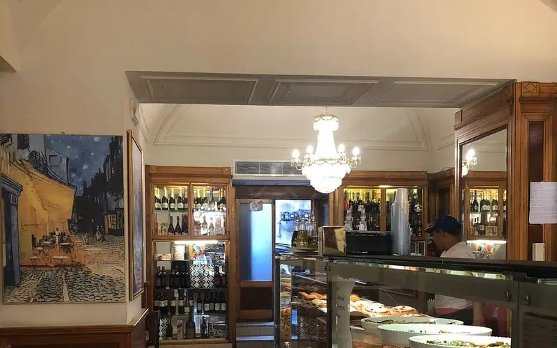 Interno con Vista dipinto in Stile Pasticceria Prestipino