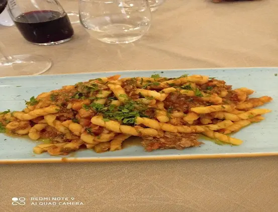 specialità siciliane: pasta fatta in casa al ragù - Protosteria Bronte