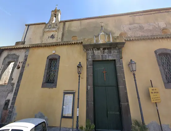 Facciata della Chiesa dei Cappuccini ad Acireale, Piazza Cappuccini - Architettura barocca e semplicità stilistica