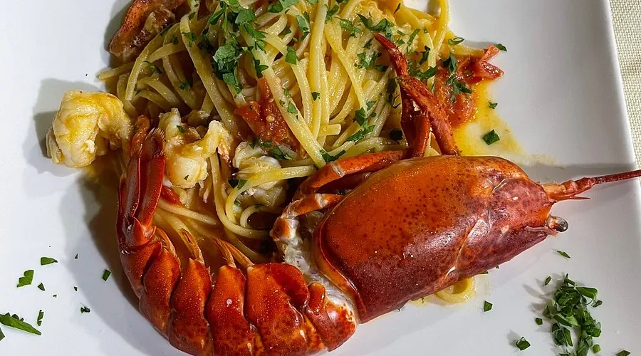 Spaghetti all'astice del ristorante Sicilia in Bocca, Catania