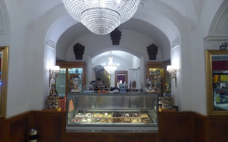 Banco per la gelateria Pasticceria Prestipino