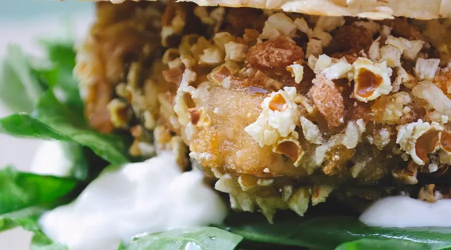 tofux pane d avena tofu piatto colorato del ristorante vegano plante lab acatania-.webp