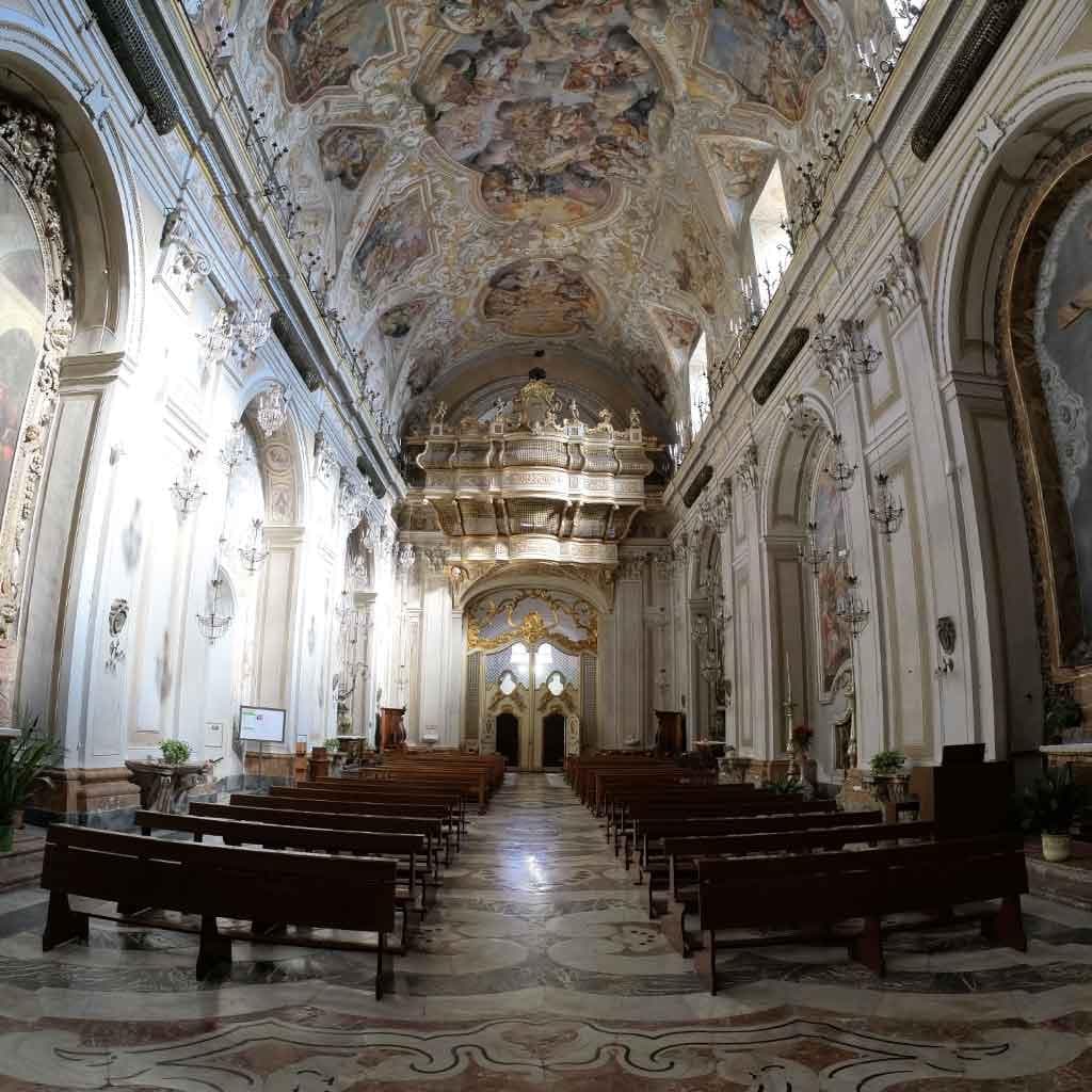 interno-chiesa-benedettine-via-crociferi-catania.jpeg