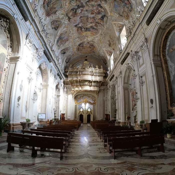 interno-chiesa-benedettine-via-crociferi-catania.jpeg