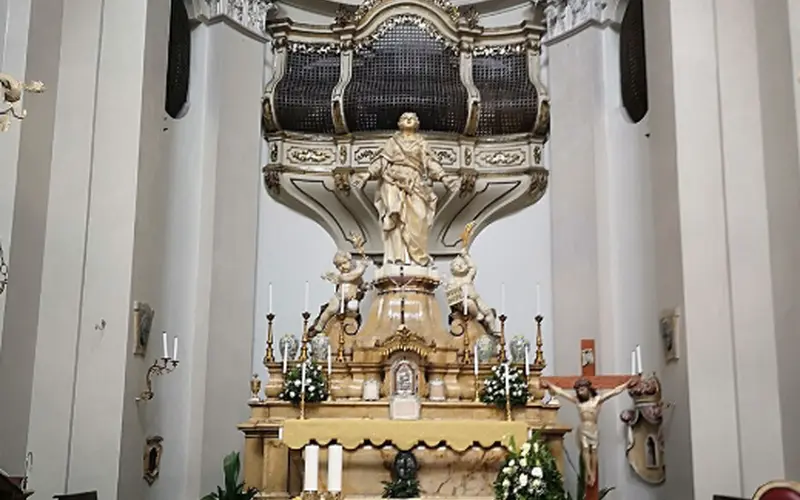 Dettaglio dell'altare maggiore della Badia di Sant'Agata