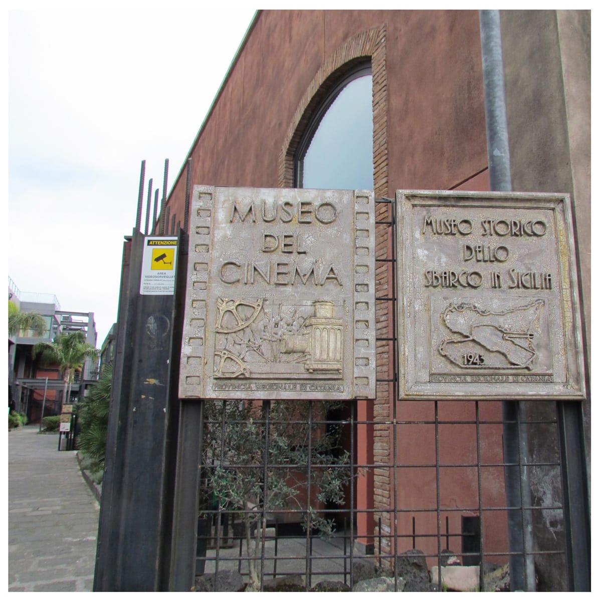 Ingresso del Museo del Cinema e del Museo dello Sbarco alle Ciminiere di Catania