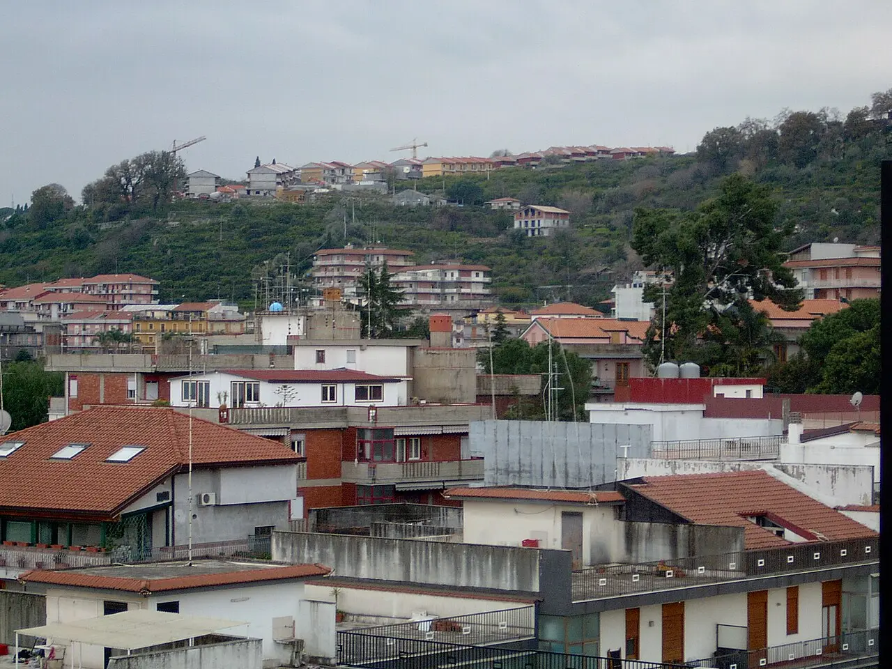 Le colline di Aci Catena viste dall'alto