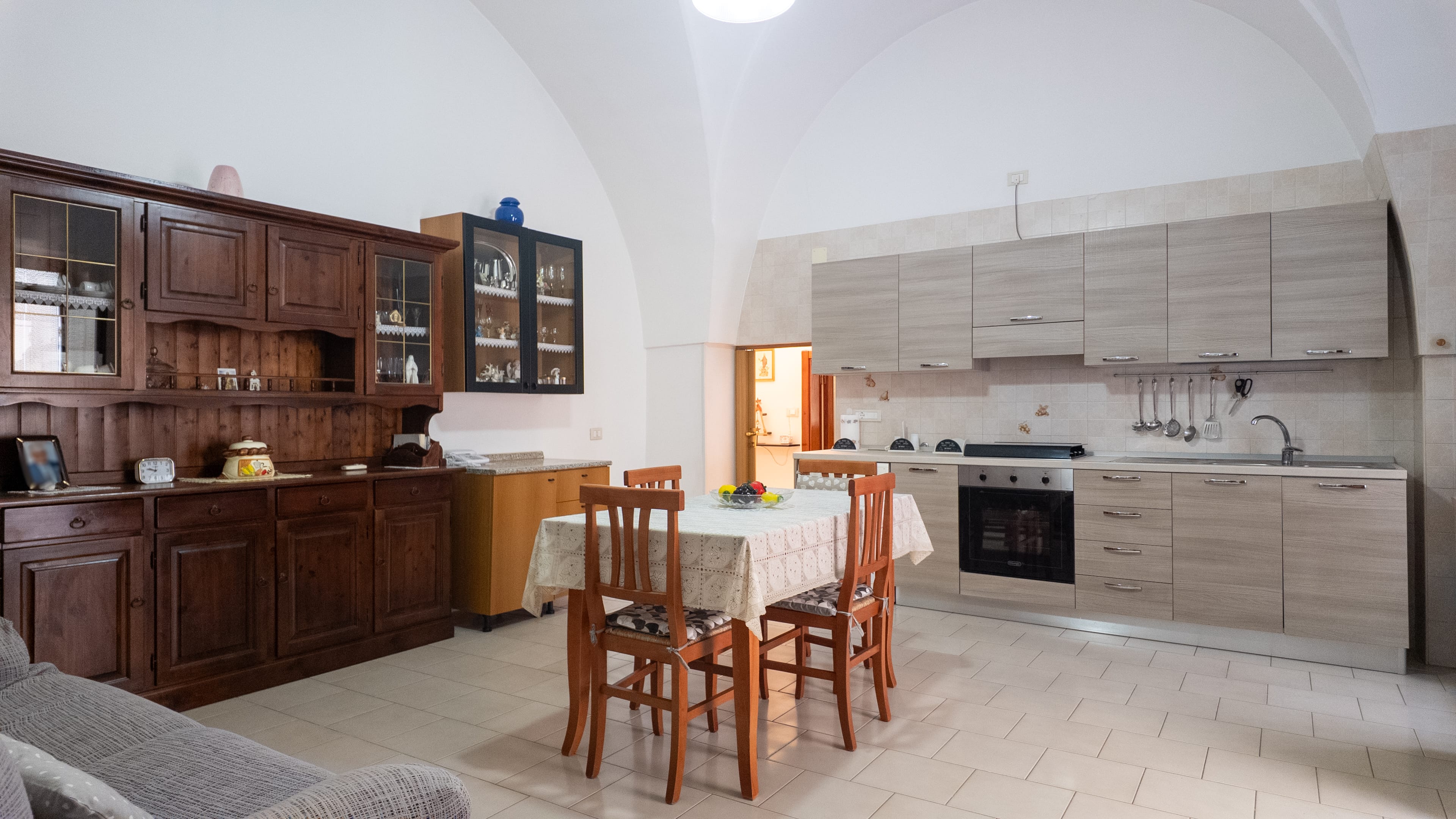 Bivani al p.t. con ingresso indipendente, cantina Bivani al p.t. con ingresso indipendente, cantina