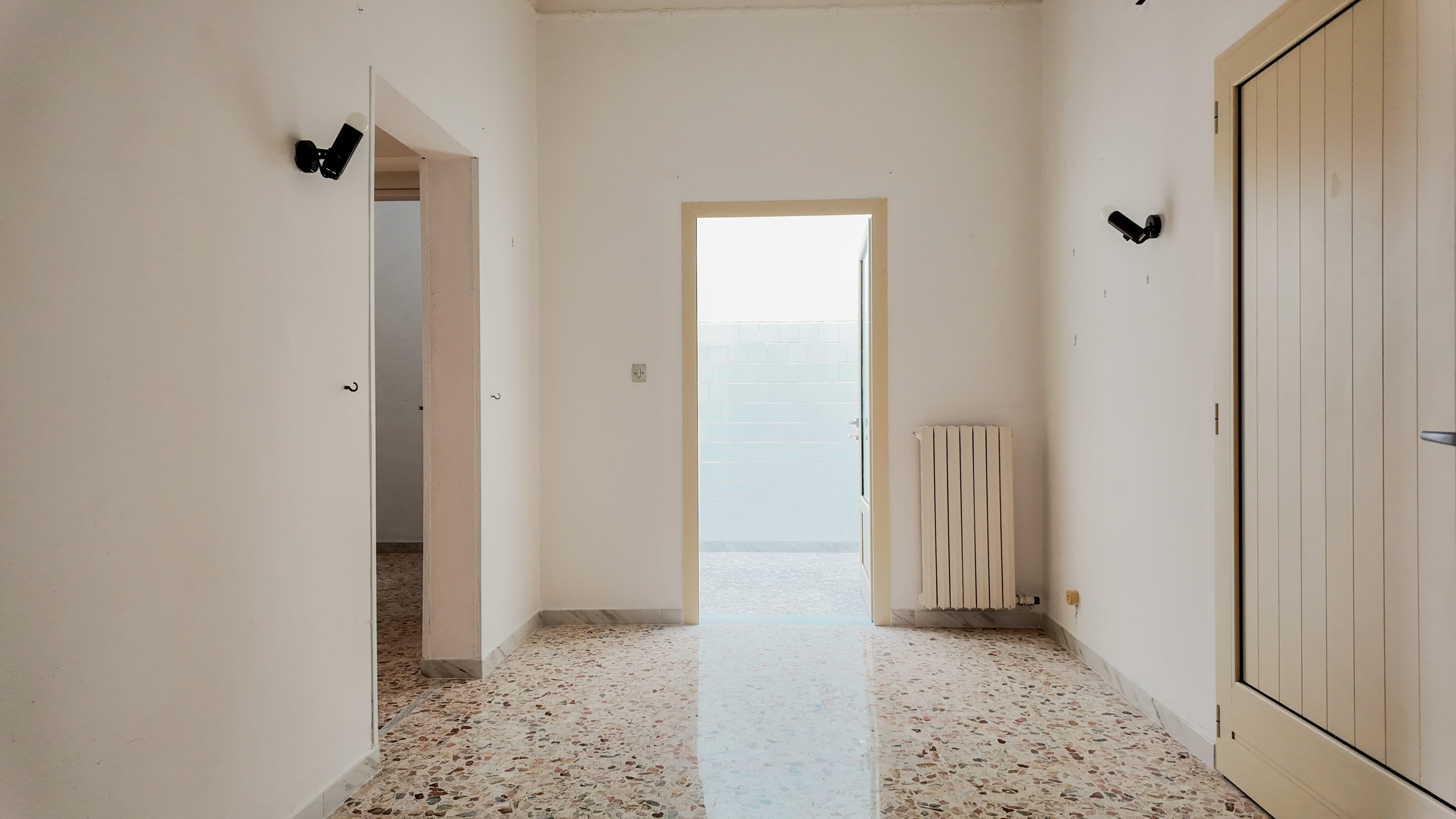 Trilocale + acc. non ammobiliato Trilocale + acc. non ammobiliato