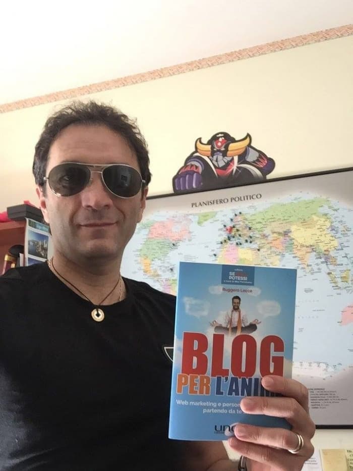 Raffaele Cammarota consiglia il libro Blog per l'anima Raffaele Cammarota consiglia il libro Blog per l'anima