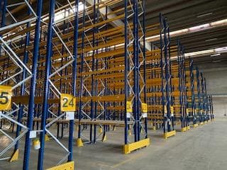 Soluzioni di stoccaggio economiche ed efficienti per la vostra attività Soluzioni di stoccaggio economiche ed efficienti per la vostra attività