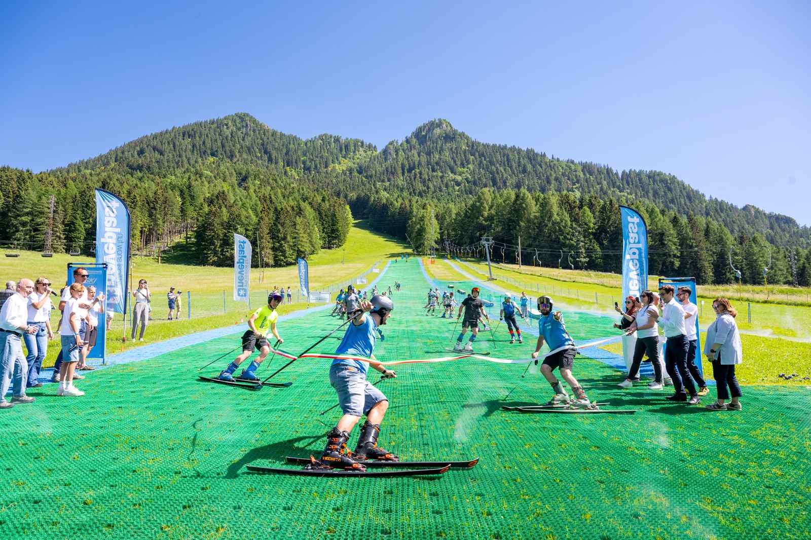 Dry ski slope open in summer at Presolana Ski Arena 365 Dry ski slope open in summer at Presolana Ski Arena 365