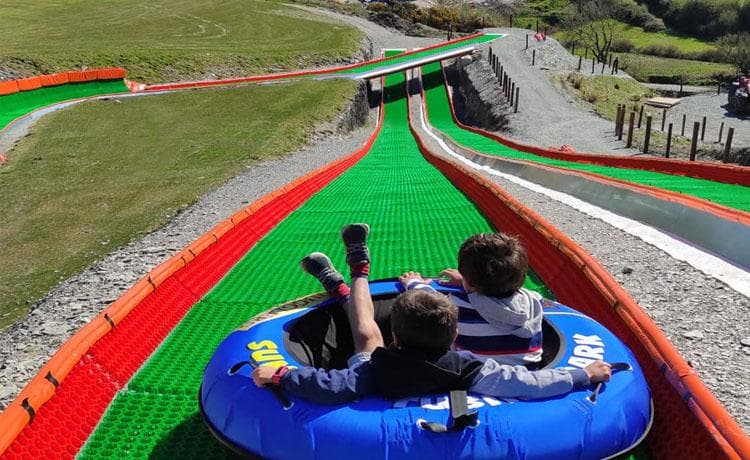 Apre in Irlanda il primo Neveplast Tubing Park allo Smugglers Cove Apre in Irlanda il primo Neveplast Tubing Park allo Smugglers Cove