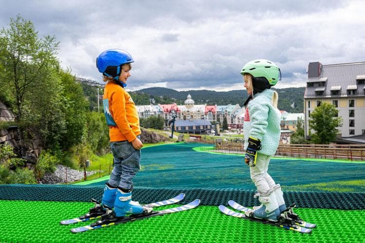 Neveplast: Italian year-round ski slopes that are popular in Canada Neveplast: Italian year-round ski slopes that are popular in Canada