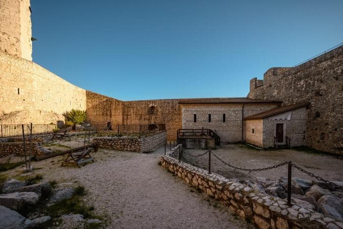 rocca-janula-7.jpg