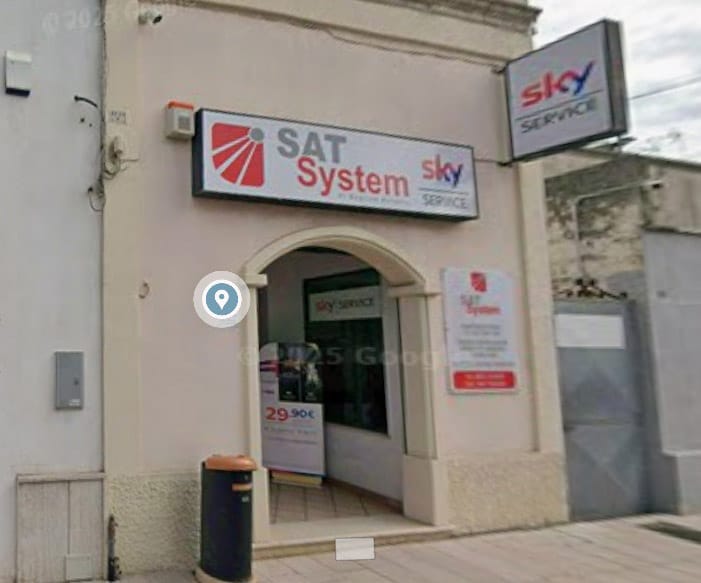 Antonio Baglivo: <p><strong>Distributore Esclusivo &ndash; Area Tricase<br /></strong><strong>Titolare:</strong> Antonio Baglivo<br /><strong>Profilo Tecnico:</strong> Hub di riferimento per il basso Salento. Gestisce in pronta consegna l'intero catalogo Elettronica Cusano (Full Stock).<br /><strong>Specializzazione:</strong> Consulenza tecnica al banco per dimensionamento impianti complessi e risoluzione criticit&agrave; di zona. <strong>Assortimento:</strong> Gamma Completa (Antenne, Amplificatori, Filtri, Centrali, Accessori).</p>