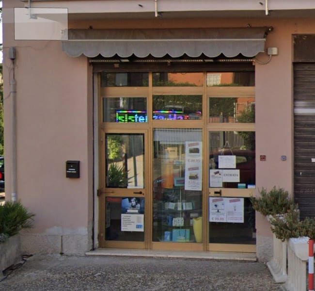 Emanuele Silenzi: <p><strong>Distributore Esclusivo Settore Elettrico &ndash; Area Albano Laziale<br /></strong><strong>Titolare:</strong> Emanuele Silenzi<br /><strong>Profilo Tecnico:</strong> Distributore ibrido con forte specializzazione logistica per la vendita online e al banco.<br /><strong>Specializzazione:</strong> Gestione rapida di ordini complessi e componentistica ingombrante.<br /><strong>Assortimento Selezionato:</strong> Amplificazione, Centralini, Pali telescopici e zanche, Splitter e derivati.</p>