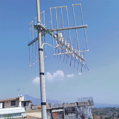 Antenna Direttiva UHF a 46 Elementi Antenna UHF direttiva SX46 installata