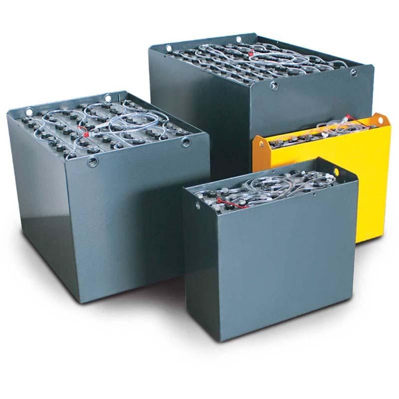 Batterie di trazione complete DIN e British | SAF Trazione Batterie di trazione complete standard DIN e British: soluzioni miste e personalizzate per carrelli elevatori, transpallet e applicazioni industriali