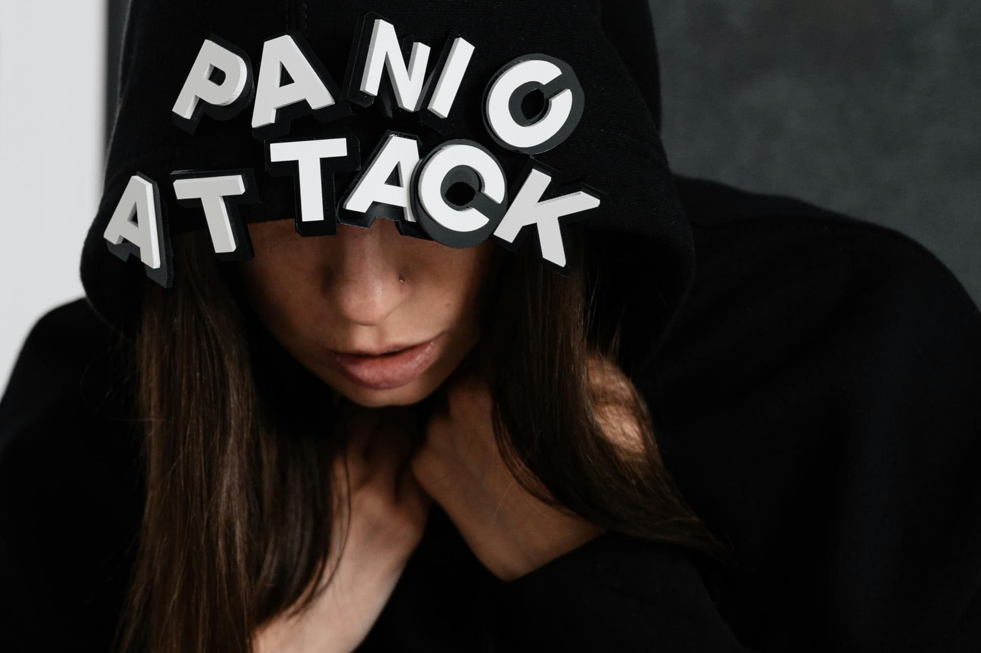 Come vincere la paura di parlare in pubblico? Attacchi di Panico e Sequestri Emozionali nella Paura di Parlare in Pubblico: Cause, Sintomi e Strategie di Superamento Come vincere la paura di parlare in pubblico? Attacchi di Panico e Sequestri Emozionali nella Paura di Parlare in Pubblico: Cause, Sintomi e Strategie di Superamento