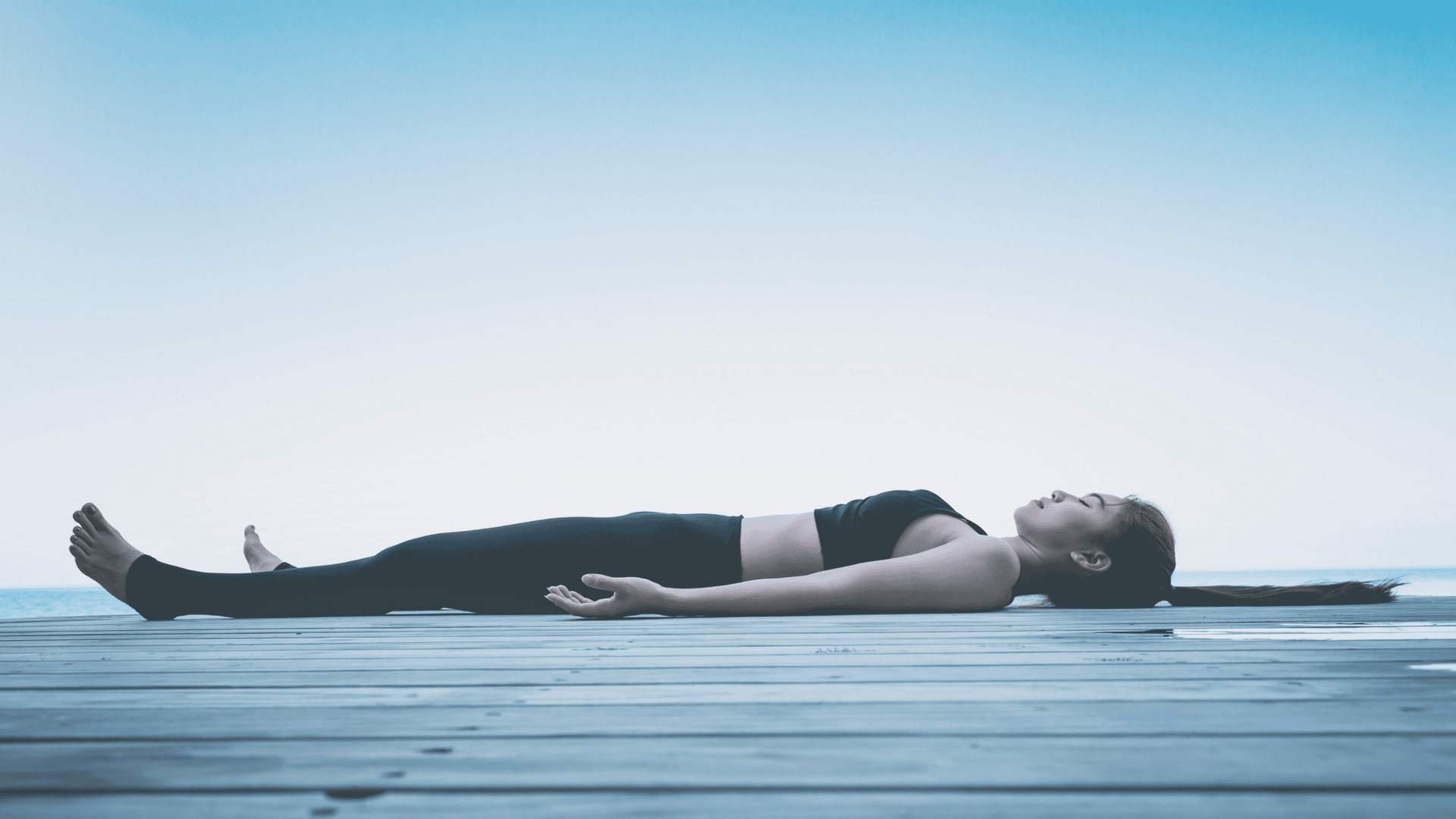 śavāsana la “posizione del cadavere” śavāsana la “posizione del cadavere”