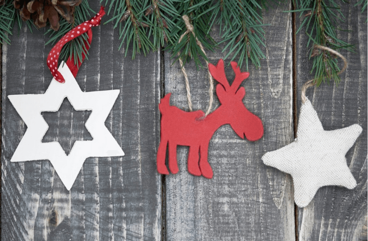 renna ci carta e tessuto rossa, stelle bianco e rosso; abete, natale, decorazioni; vista dall'alto, legno; lavoretti di natale per bambini in inglese lavoretti di natale per bambini in inglese