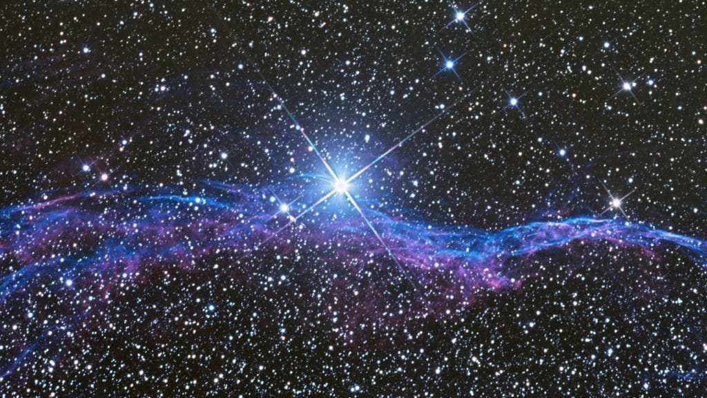 stella brilante con intorno una costellazione, come si dice stella in inglese,