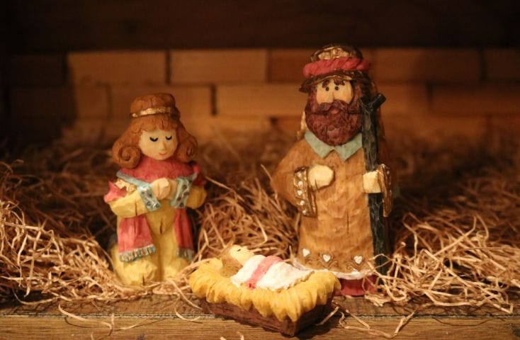 sacra famiglia, giuseppe, maria e gesù bambino nella magiatoia, come si dice presepe in inglese