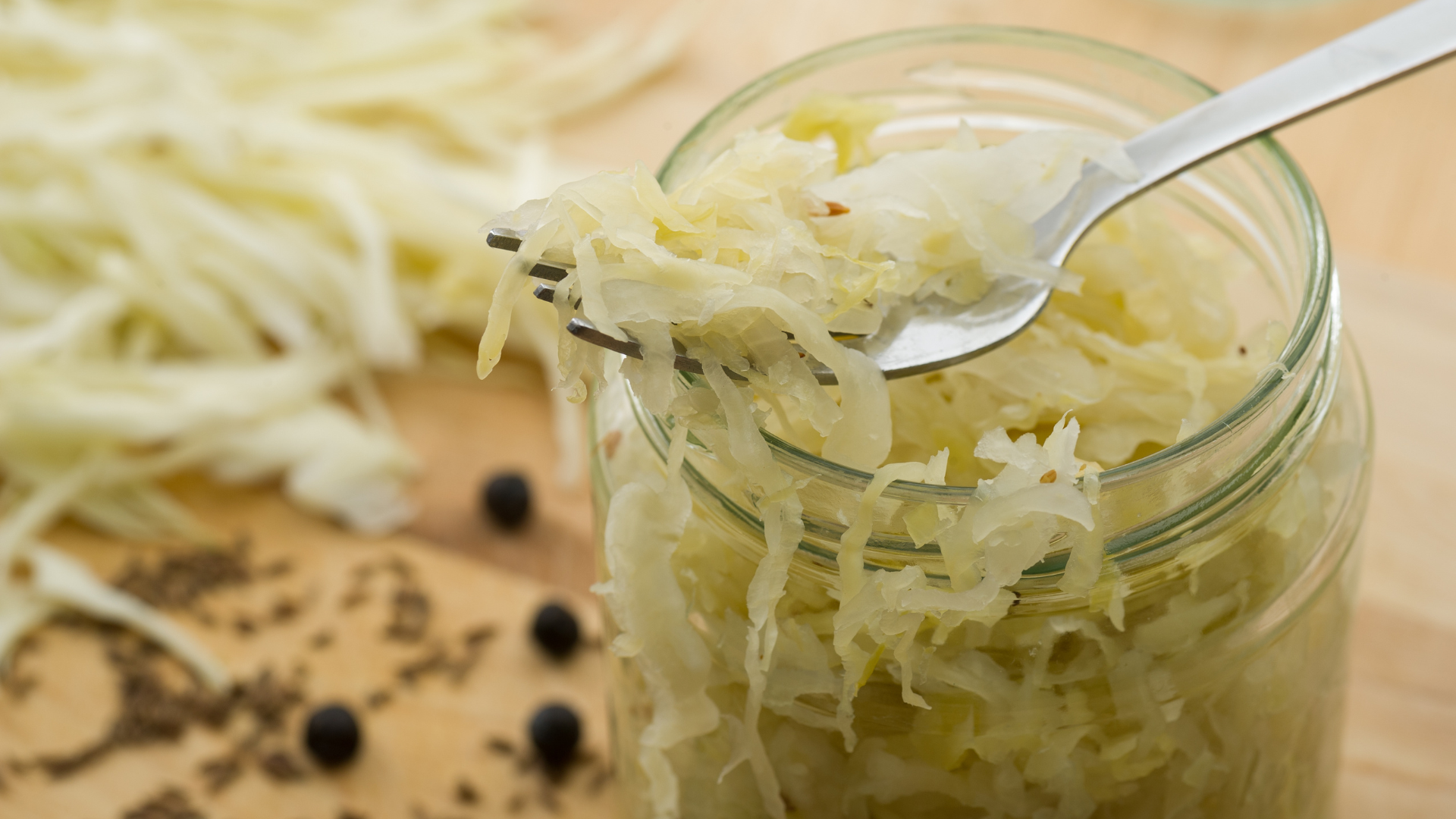 Benefici dei crauti fermentati: proprietà, microbiota e isotiocianati Benefici dei crauti fermentati: proprietà, microbiota e isotiocianati