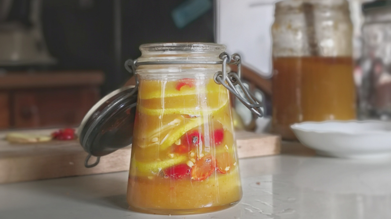 Limoni fermentati: ricetta marocchina, usi e varianti dal mondo Limoni fermentati: ricetta marocchina, usi e varianti dal mondo