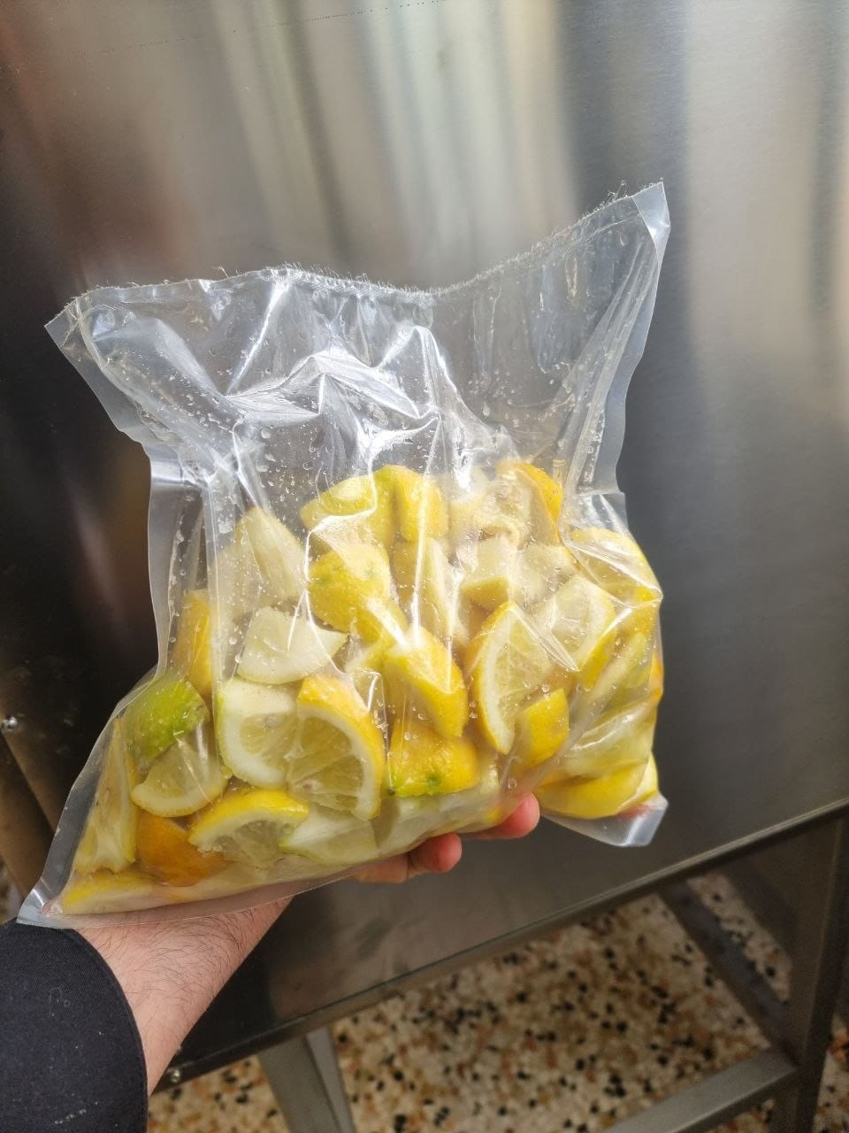 Limoni fermentati sottovuoto